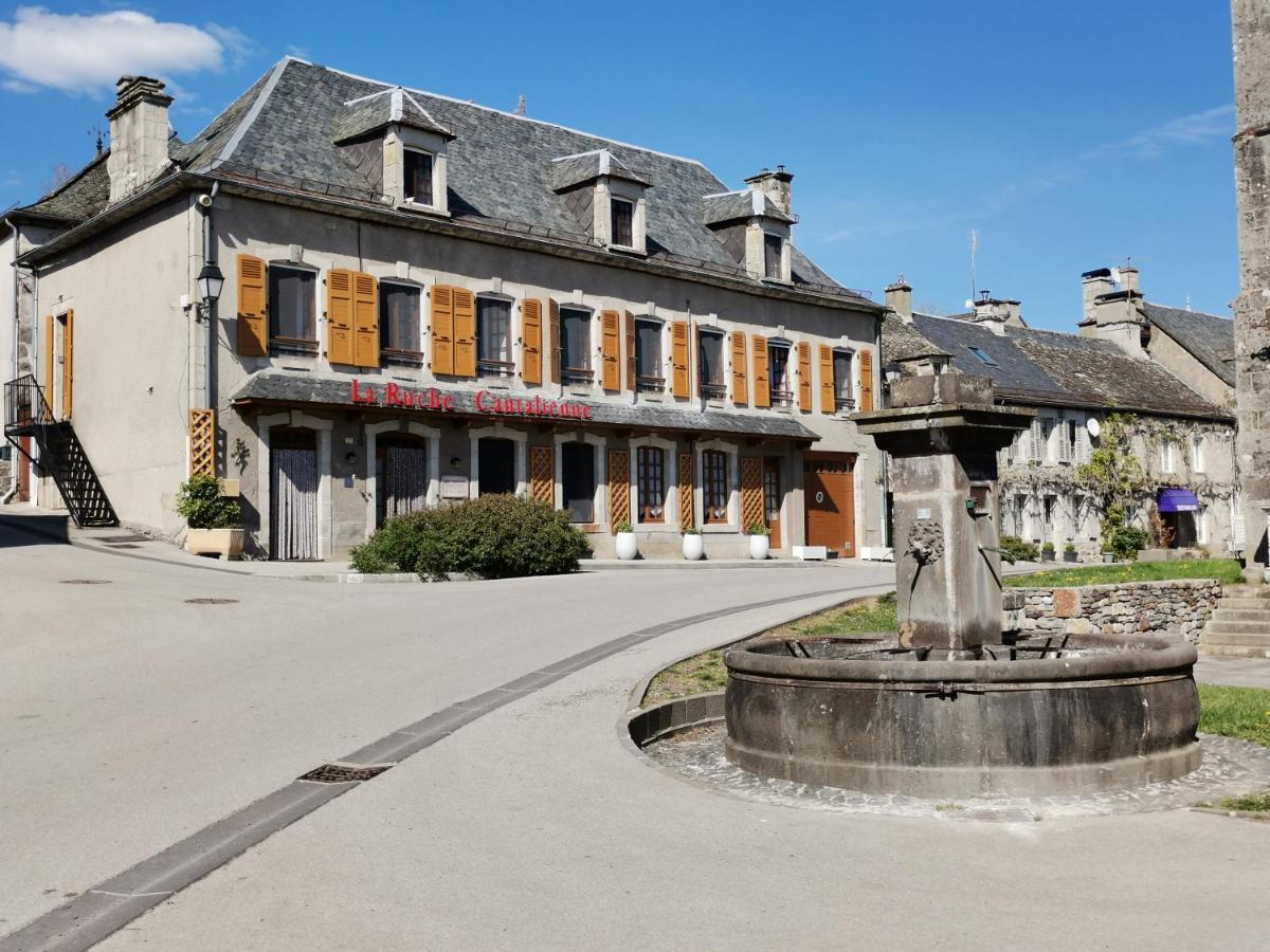 La Ruche Cantalienne Saint-Etienne-de-Chomeil エクステリア 写真